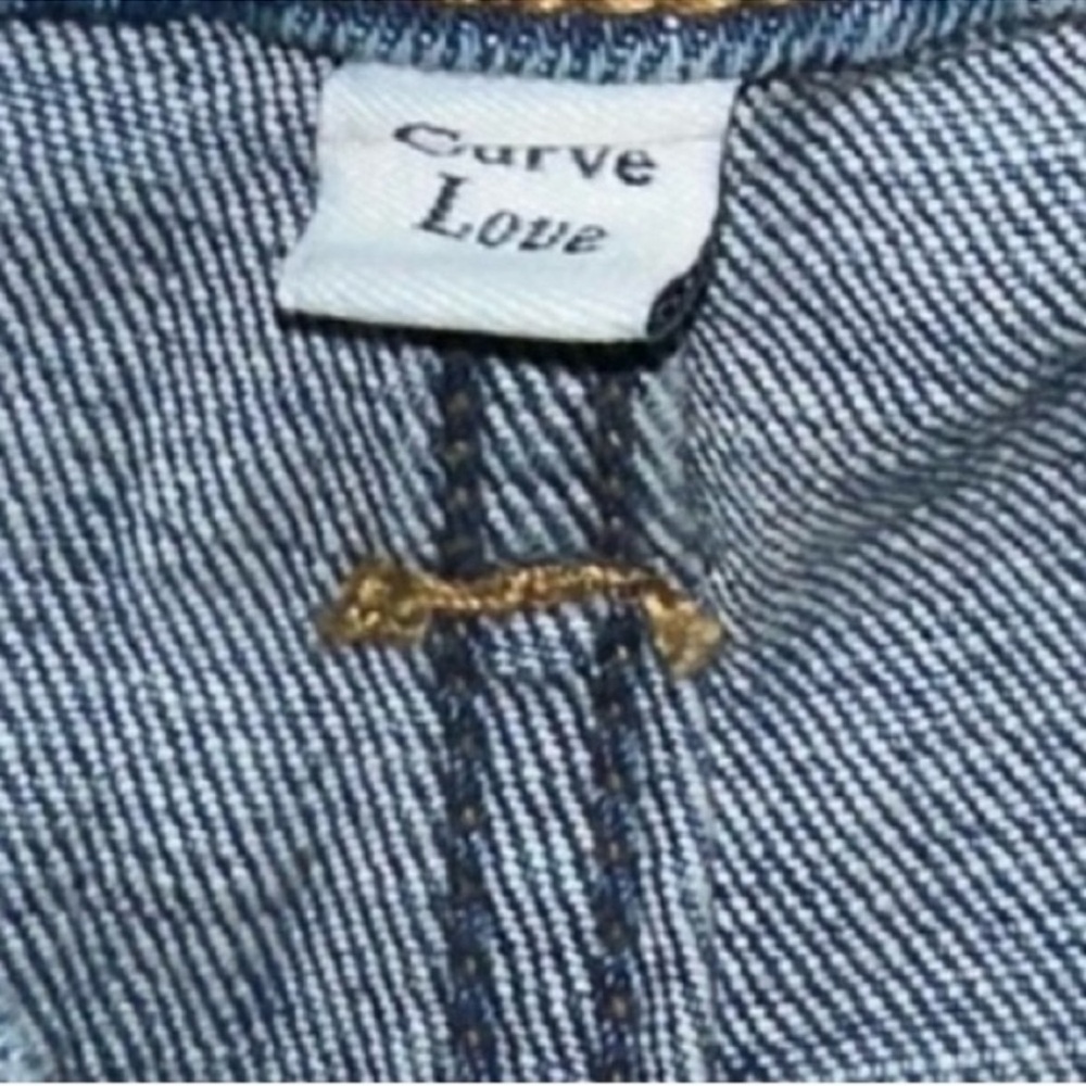Abercrombie & Fitch Ultra High Rise Kick Flare Curve Love Jeans - Picture 11 of 12